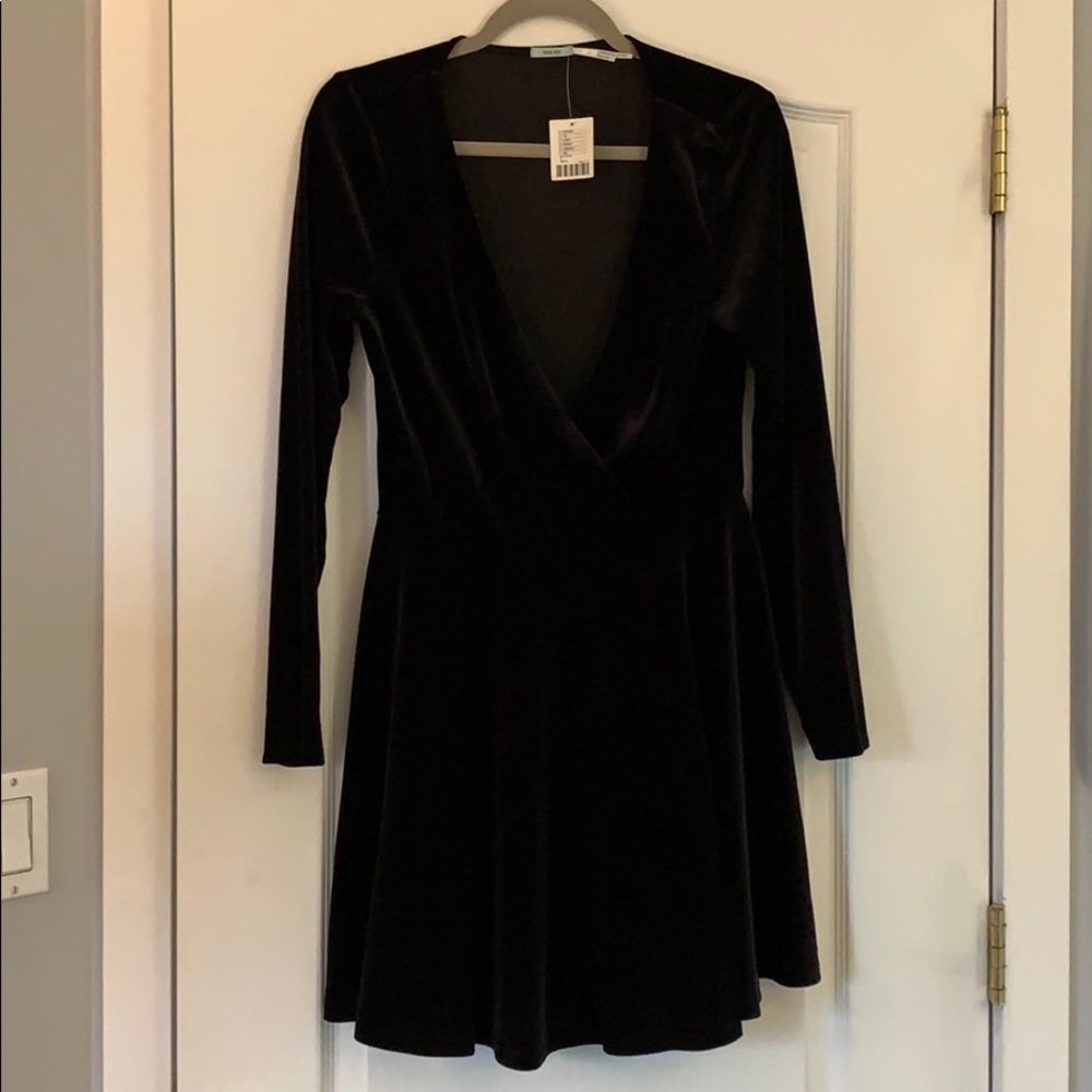 Black velvet long sleeve dress
